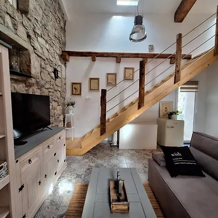 Apartma Under The Drunk Railroad Apartment Kozljak